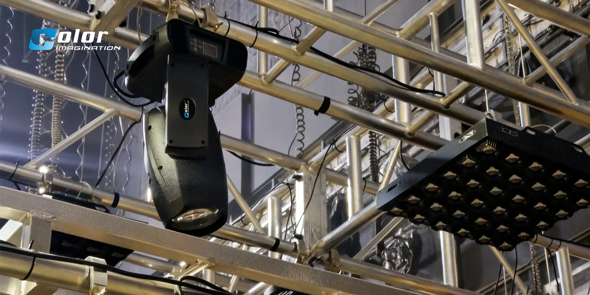 Party Ace酒吧空间结构图，标注T台、客座区等核心区域